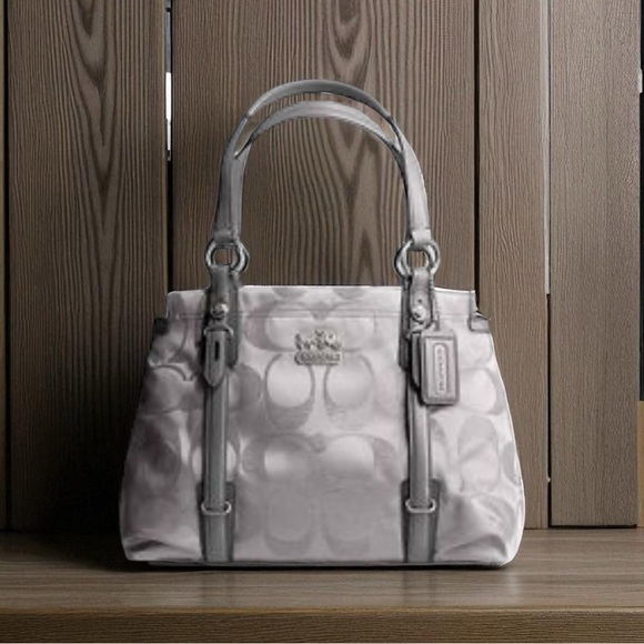 COACH MIA METALLIC SILVER SIGNATURE OUTLINE CARRYALL SHOULDER BAG EUC - Picture 1 of 17